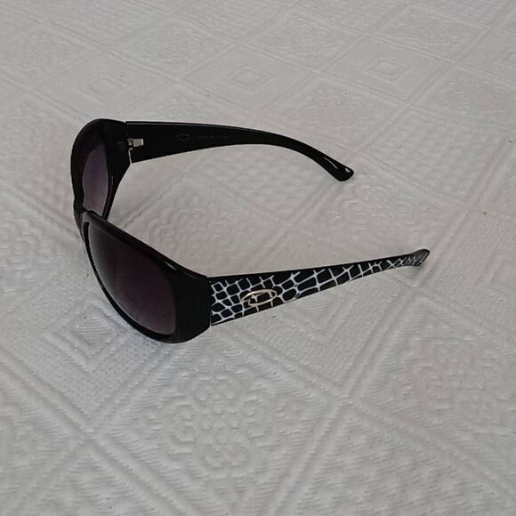 Oscar De La Renta Women's Mod1146 Sunglasses with Hard Shell Case Included - Picture 3 of 6